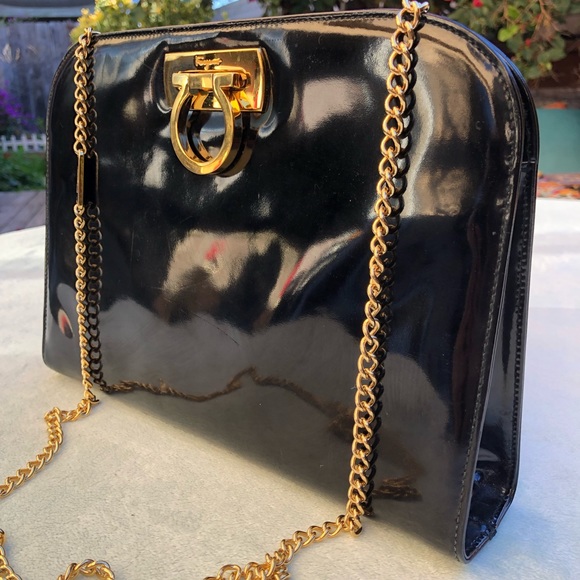 Salvatore Ferragamo Black Patent Leather Enamel Gancini Chain Strap Shoulder Bag - Picture 3 of 9